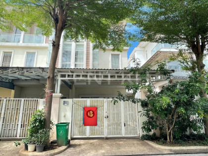 Link House For Rent at Borey Chip Mong Sen Sok Flat in Phnom Penh Capital