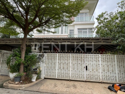 Twin villa for rent in Borey Chip Mong Saensokh Villa in Phnom Penh Capital