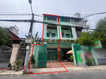 Shophouse for Rent near Toul Tumpung Market (Russian Market) Flat in Phnom Penh Capital