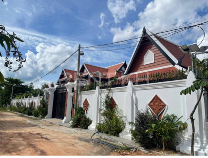 Single villa for rent at Siem Reap near Butterfly Paradise Villa in Siemreap Province
