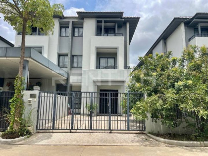 Twin Villa for Rent at Borey Chip Mong Park Land 598 Villa in Phnom Penh Capital
