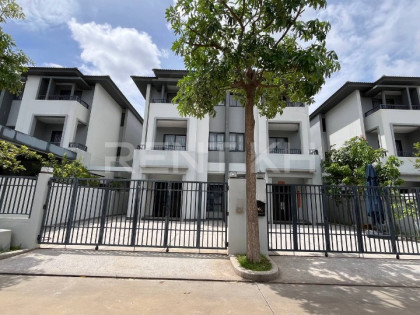 Twin Villa for Rent at Borey Chip Mong Park Land 598 Villa in Phnom Penh Capital