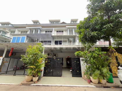 Link House For Rent at Borey Peng Huoth The Star Emeral Villa in Phnom Penh Capital