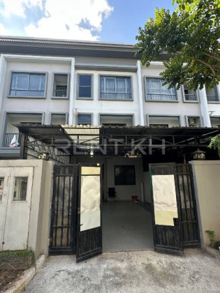 Link House for Rent at Borey Chip Mong Park Land 598 Villa in Phnom Penh Capital