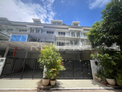 Link House for rent at Borey Peng Huoth The Start Quarteria Villa in Phnom Penh Capital