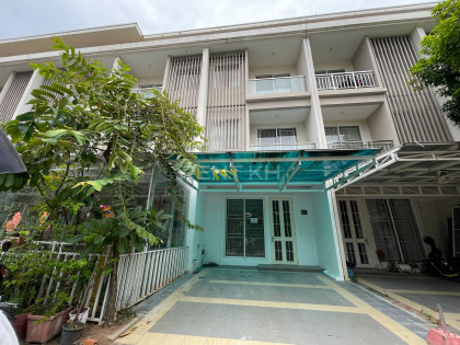Link House For Rent at Borey Chip Mong Sen Sok Villa in Phnom Penh Capital