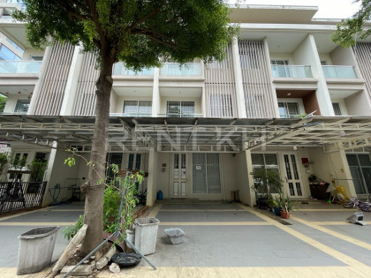 Link House For Rent at Borey Chip Mong Sen Sok Villa in Phnom Penh Capital