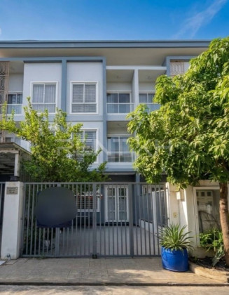 Link villa for rent at Borey Varina Sen Sok. Villa in Phnom Penh Capital