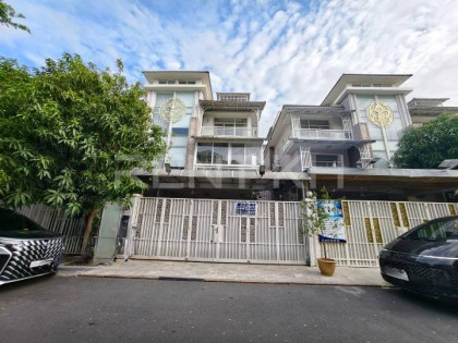 Twin Villa for Rent at Borey Orkide The Royal Villa in Phnom Penh Capital