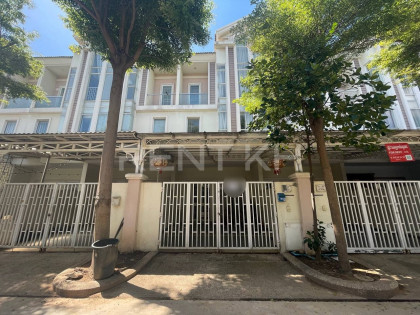 Link villa for rent at Borey Chip Mong Sen Sok. Villa in Phnom Penh Capital