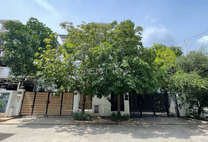 Twin for rent at Borey Peng Hout The Star Jumerash6A Villa in Phnom Penh Capital