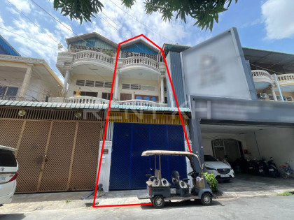 Shop for Rent Near Toul TumPung Market Flat in Phnom Penh Capital