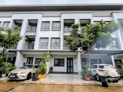 Link house for rent at Borey Chip Mong 598 Villa in Phnom Penh Capital