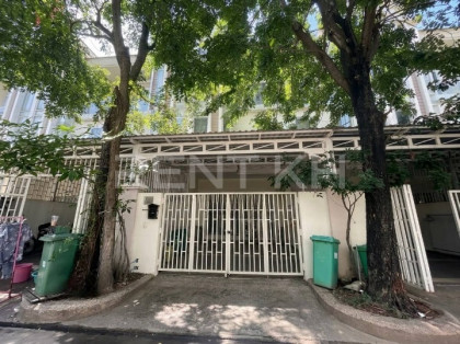 Link villa for rent at Borey Chip Mong Sen Sok. Villa in Phnom Penh Capital