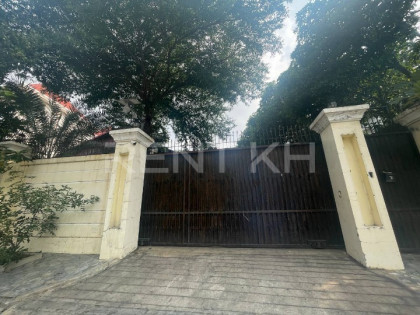 Land nad Warehouse for Rent at Sen Sok Warehouse in Phnom Penh Capital