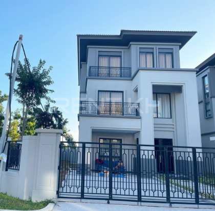 Corner Queen BII for rent at Borey  Chip Mong 6A Villa in Phnom Penh Capital
