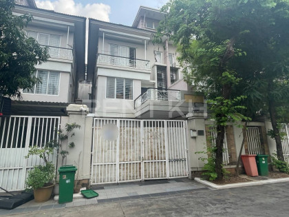 Twin villa for rent in Borey Peng Huoth The Star Light Villa in Phnom Penh Capital