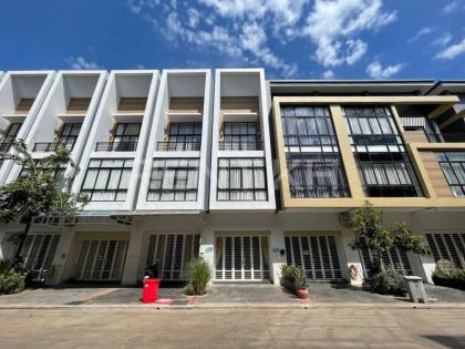 Shop House Peng Hout Boeung snor Villa in Phnom Penh Capital