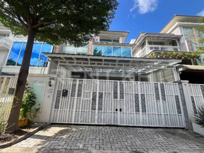 Twin Villa for Rent at Borey Orkide The Royal Villa in Phnom Penh Capital