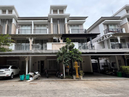 Link House for rent at Borey Peng huot Bueng snor Villa in Phnom Penh Capital