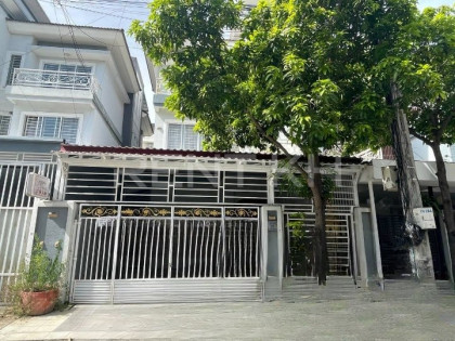Twin villa for rent in Borey Piphup Thmey Villa in Phnom Penh Capital
