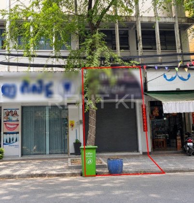 Shop House for Rent at Phsar Chas Flat in Phnom Penh Capital