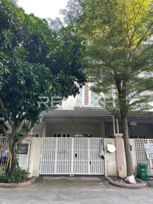 Link villa for rent at Borey Chip Mong Sen Sok. Villa in Phnom Penh Capital