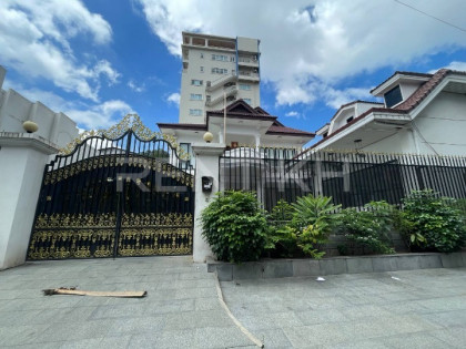 Villa for Rent at Khan Toul Kork, Sangkat Beong Kak Tir Pir Villa in Phnom Penh Capital