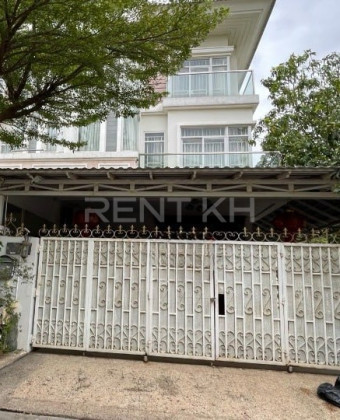 Twin villa for rent in Borey Chip Mong Saensokh Villa in Phnom Penh Capital